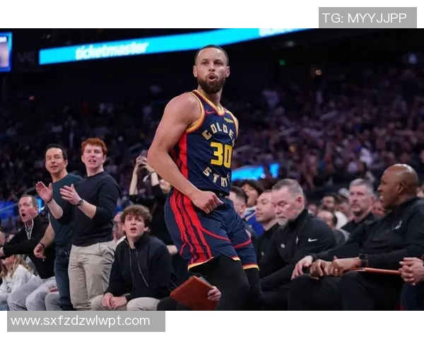 卡马拉追身三分再中，开拓者打出19-5高潮仅落后勇士12分